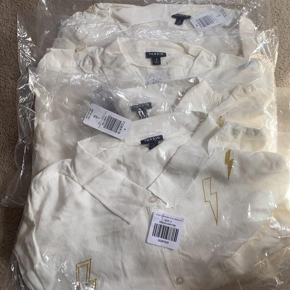 WHITE EMBROIDERED LIGHTNING BOLT SHIRT - Picture 6 of 6